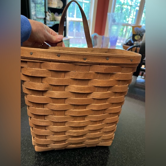 Longaberger Other - Longaberger 1986 Tall Key basket